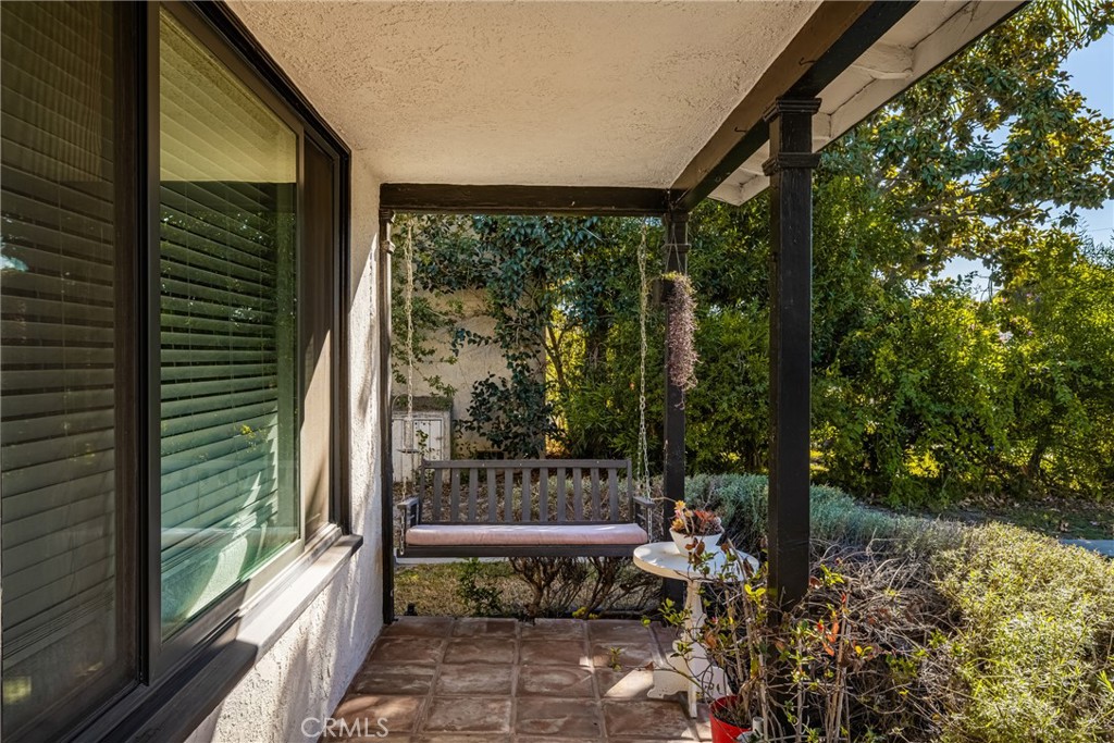 2120 N Greenbrier Road