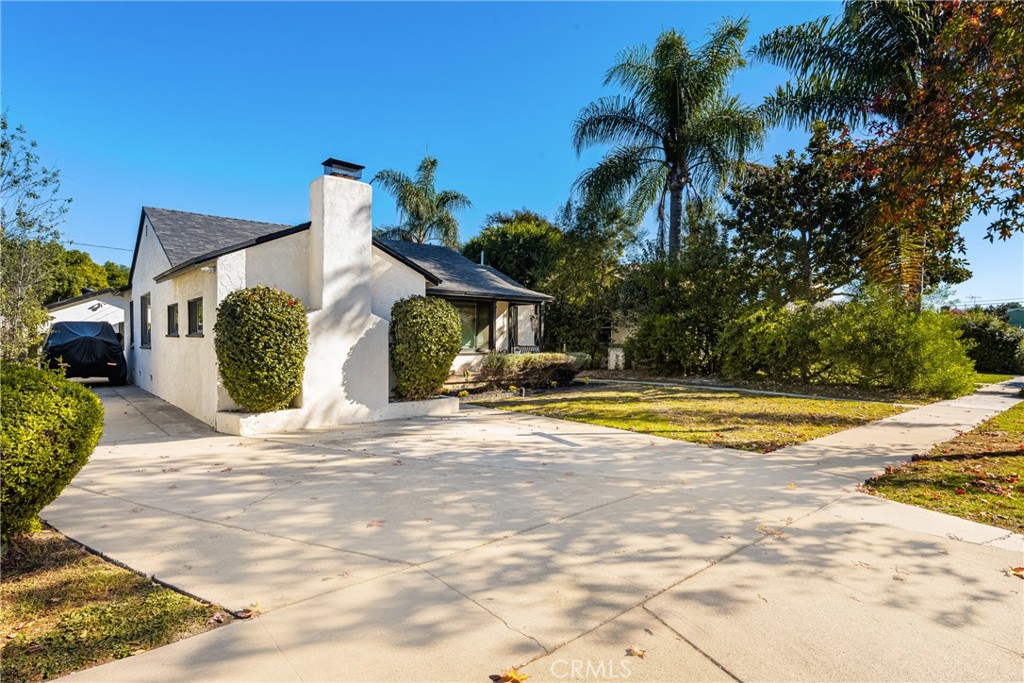 2120 N Greenbrier Road