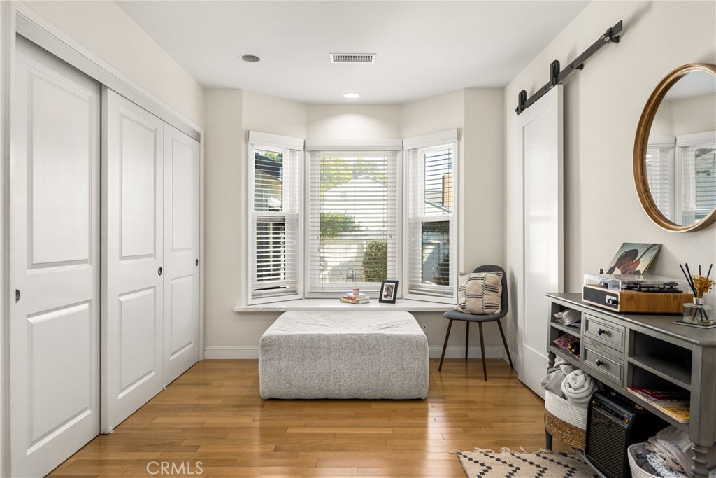 2120 N Greenbrier Road