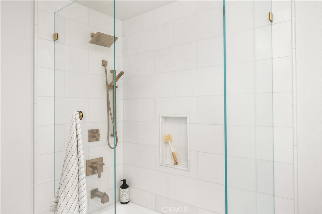 2120 N Greenbrier Road