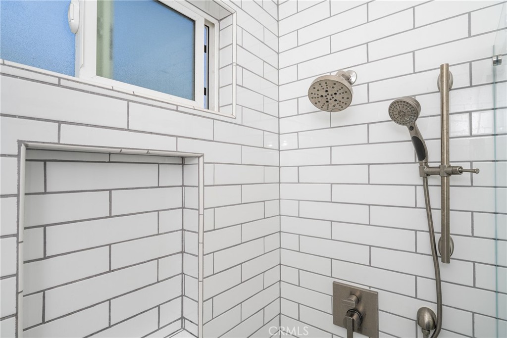 2120 N Greenbrier Road