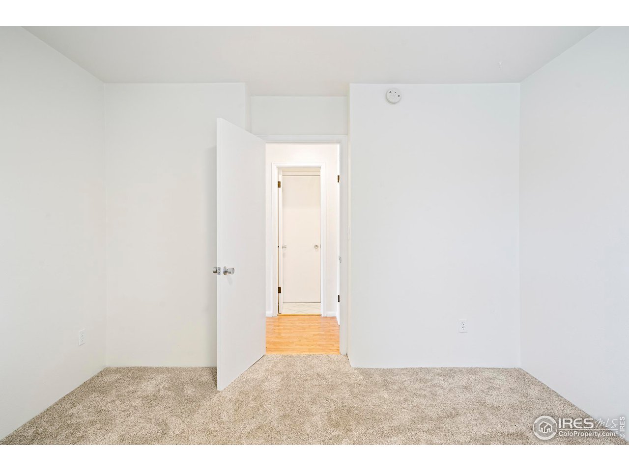 645 Manhattan Pl 206
