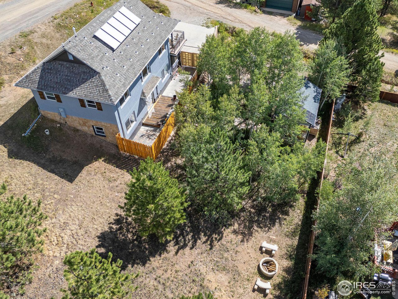 118 W 6th St