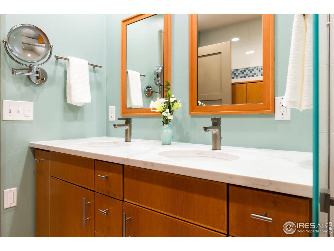 1335 Oak Ct