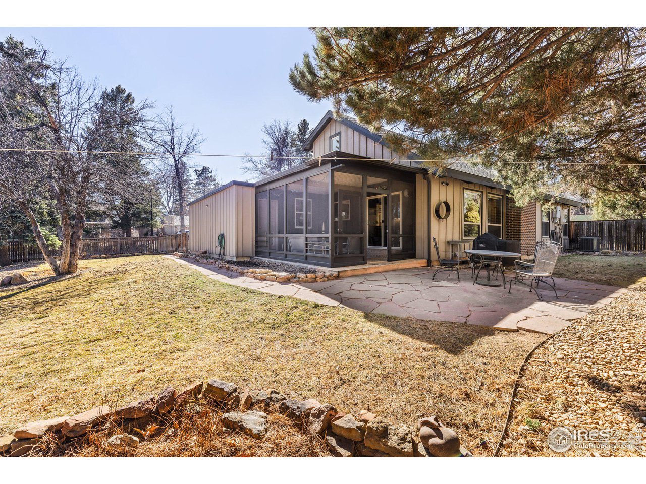 1335 Oak Ct