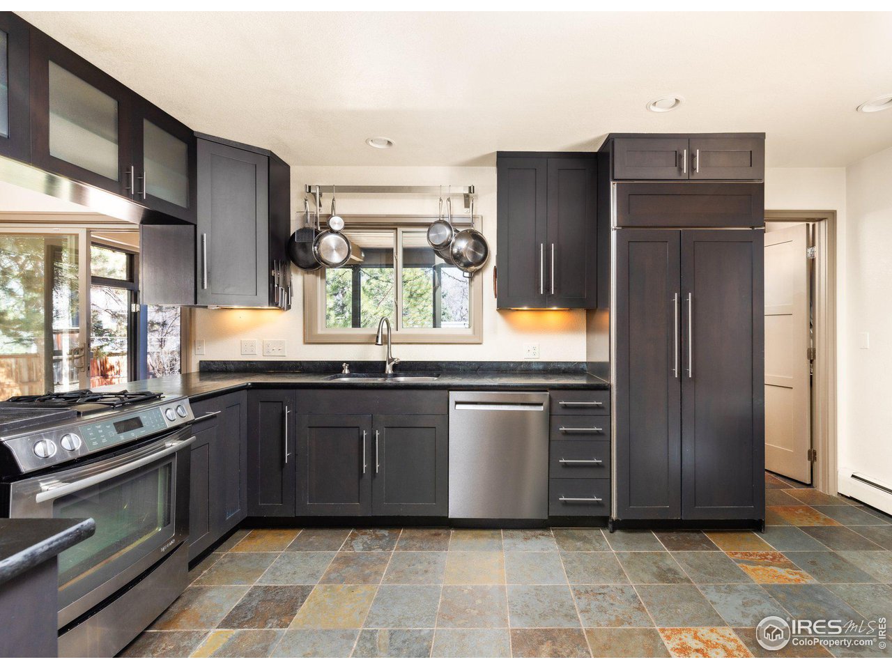 1335 Oak Ct