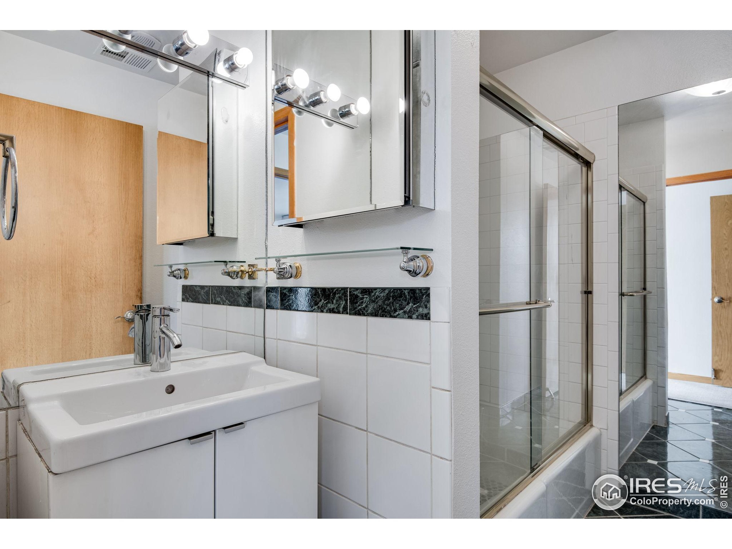 1140 Portland Pl 303