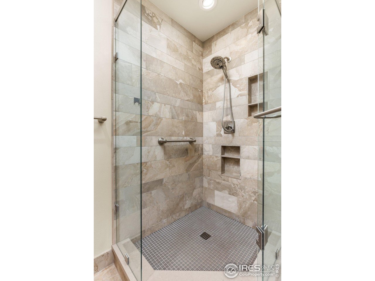 1140 Portland Pl 207
