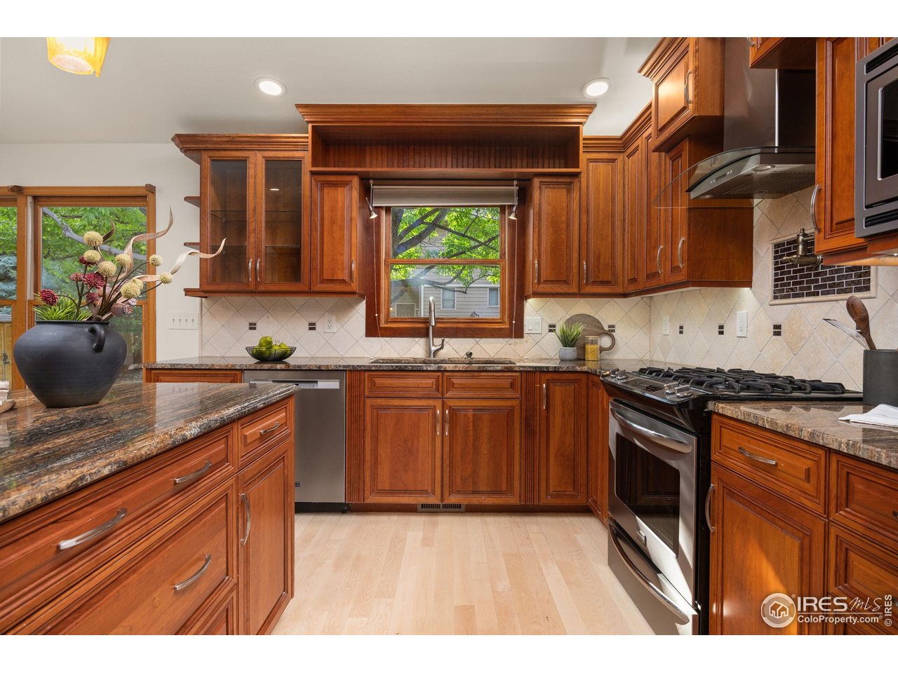 2313 Spindrift Dr