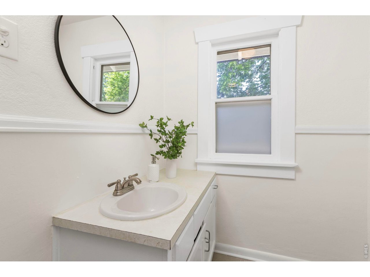 1020 Longs Peak Ave