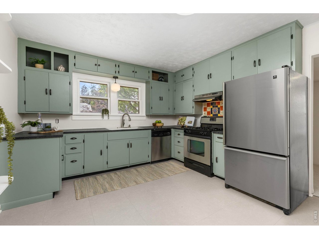 1020 Longs Peak Ave
