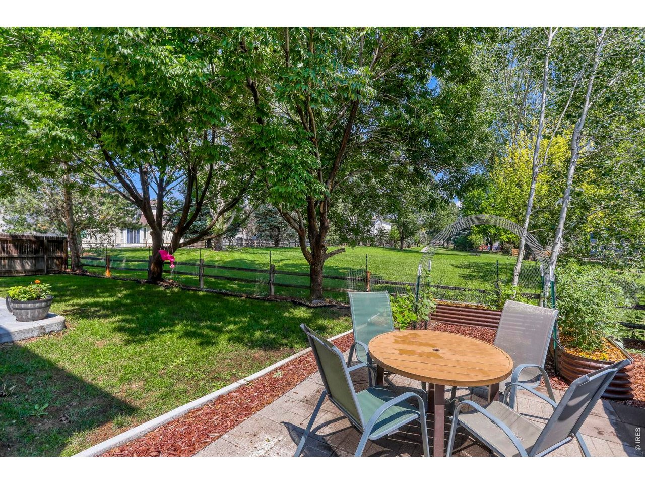 1245 Fall River Cir