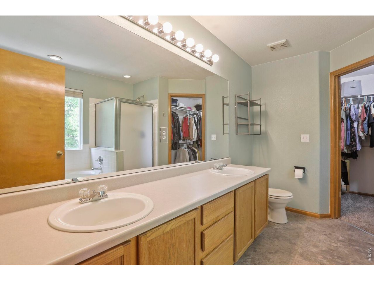 1245 Fall River Cir