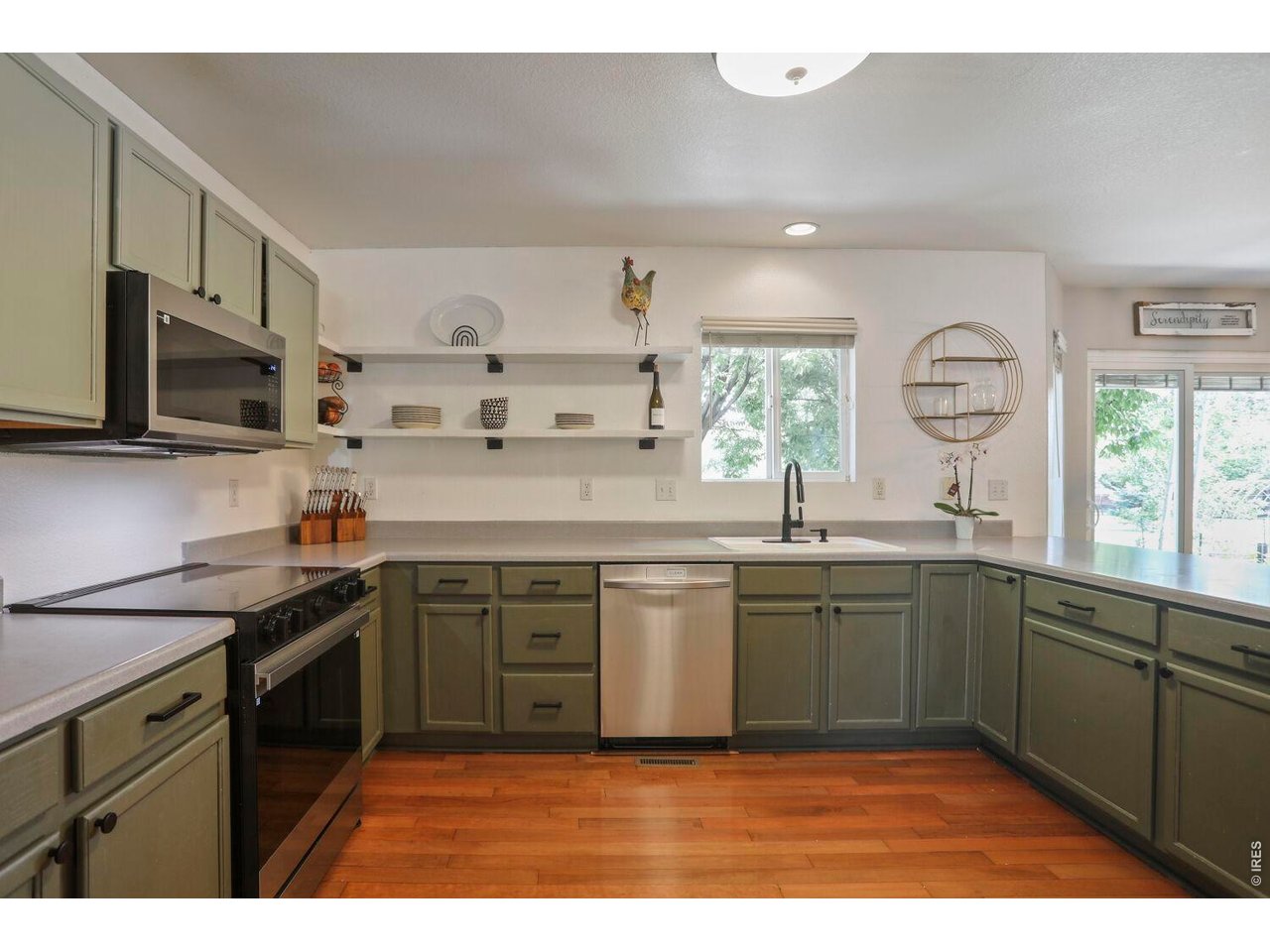 1245 Fall River Cir