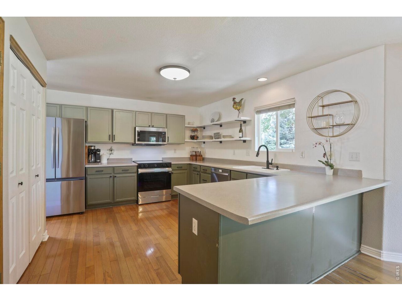 1245 Fall River Cir