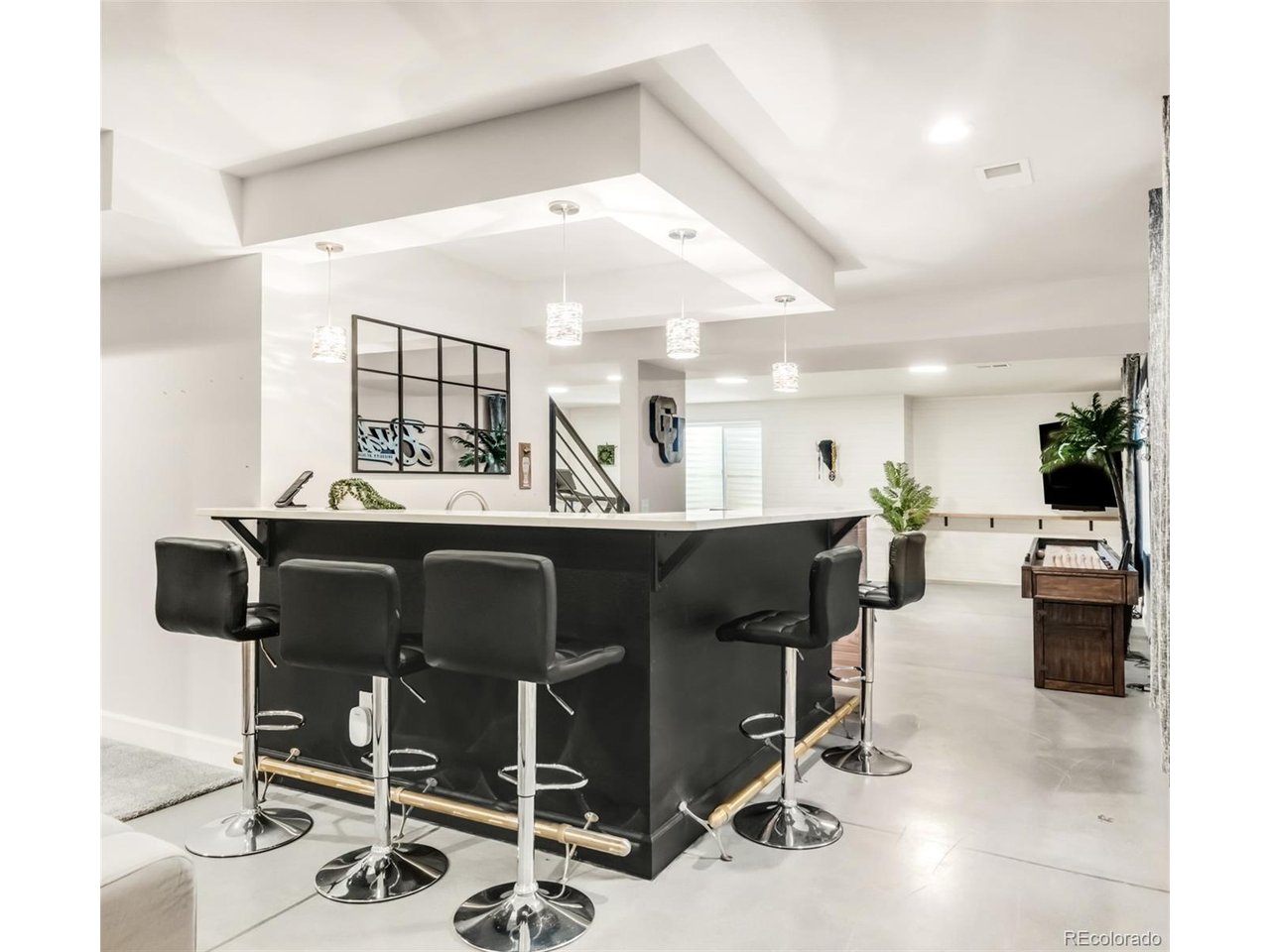 933 Rocky Ridge Cir