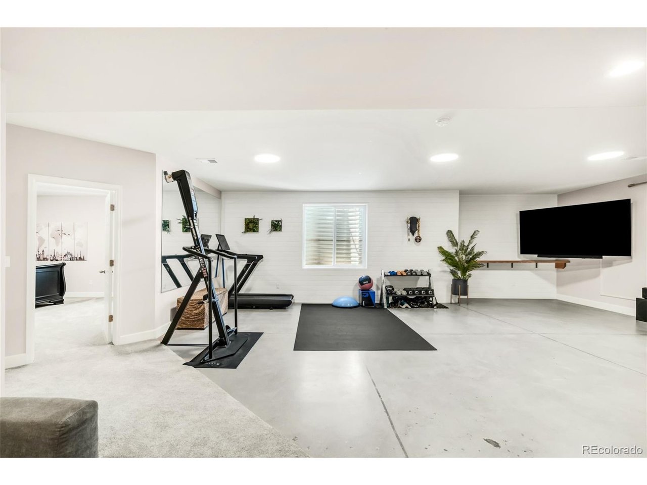 933 Rocky Ridge Cir