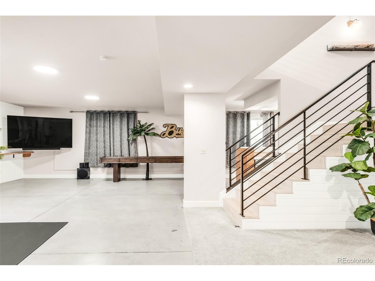 933 Rocky Ridge Cir
