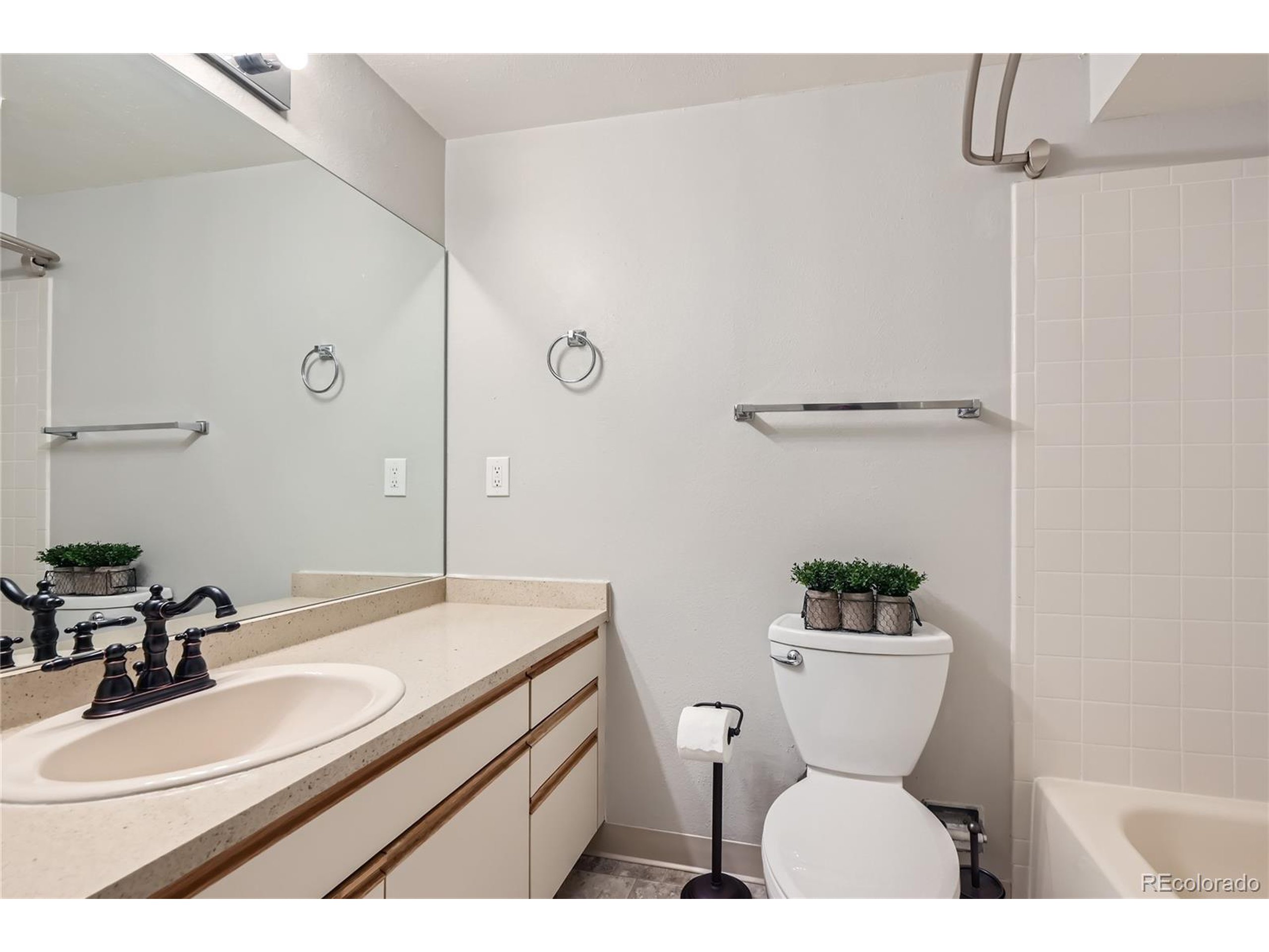 20 S BOULDER CIR Unit: 2303