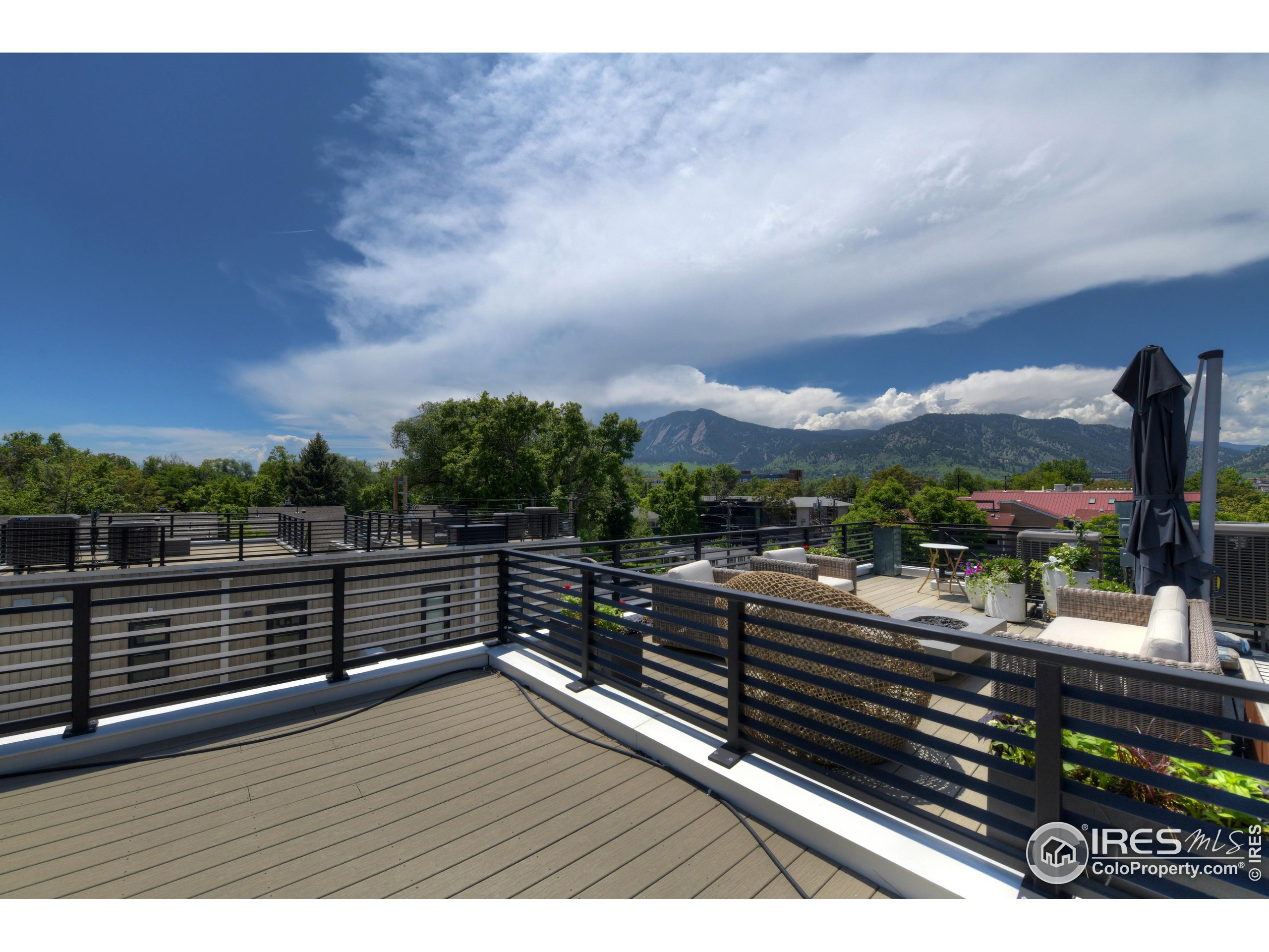 2116 Pearl St Unit: B