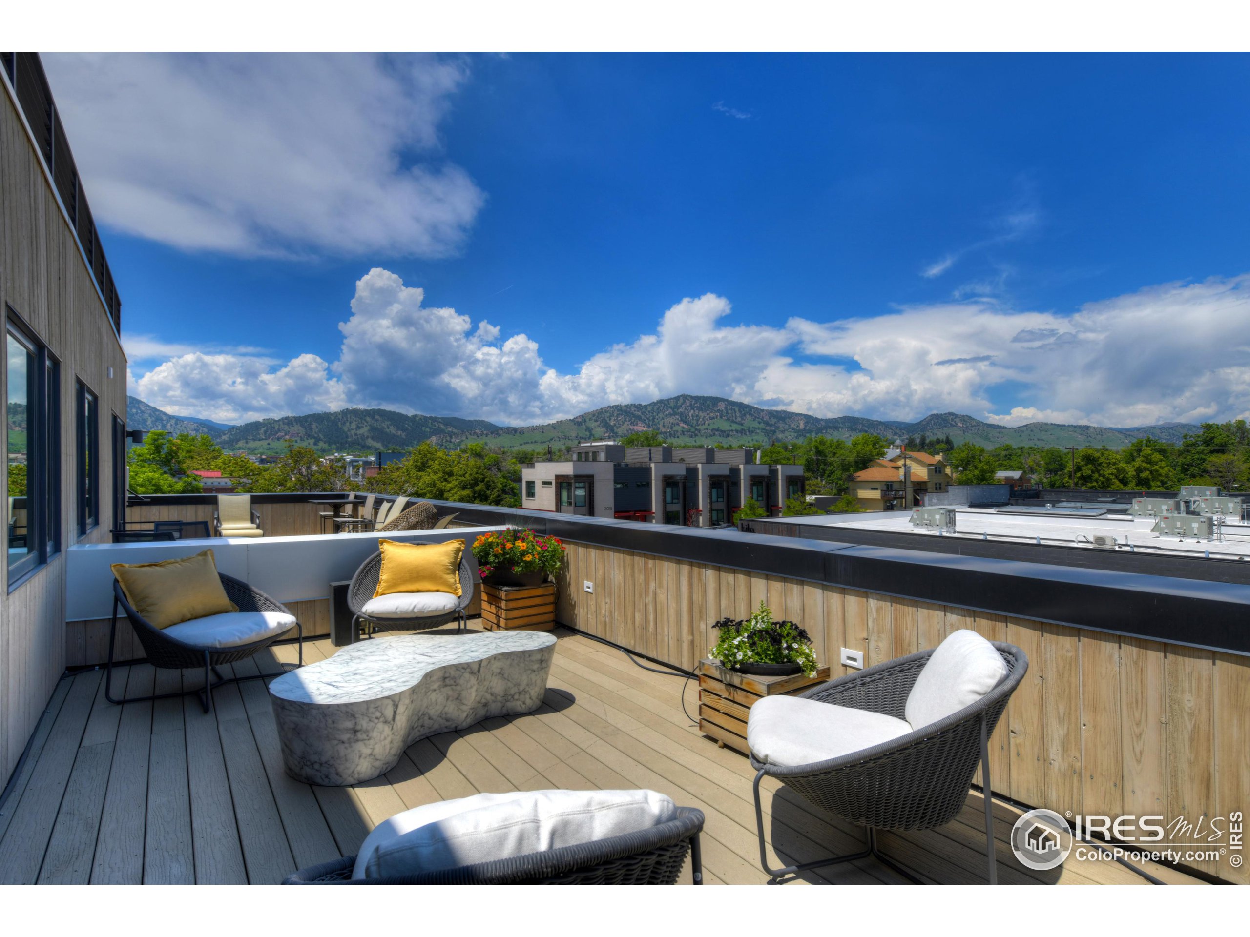 2116 Pearl St Unit: B