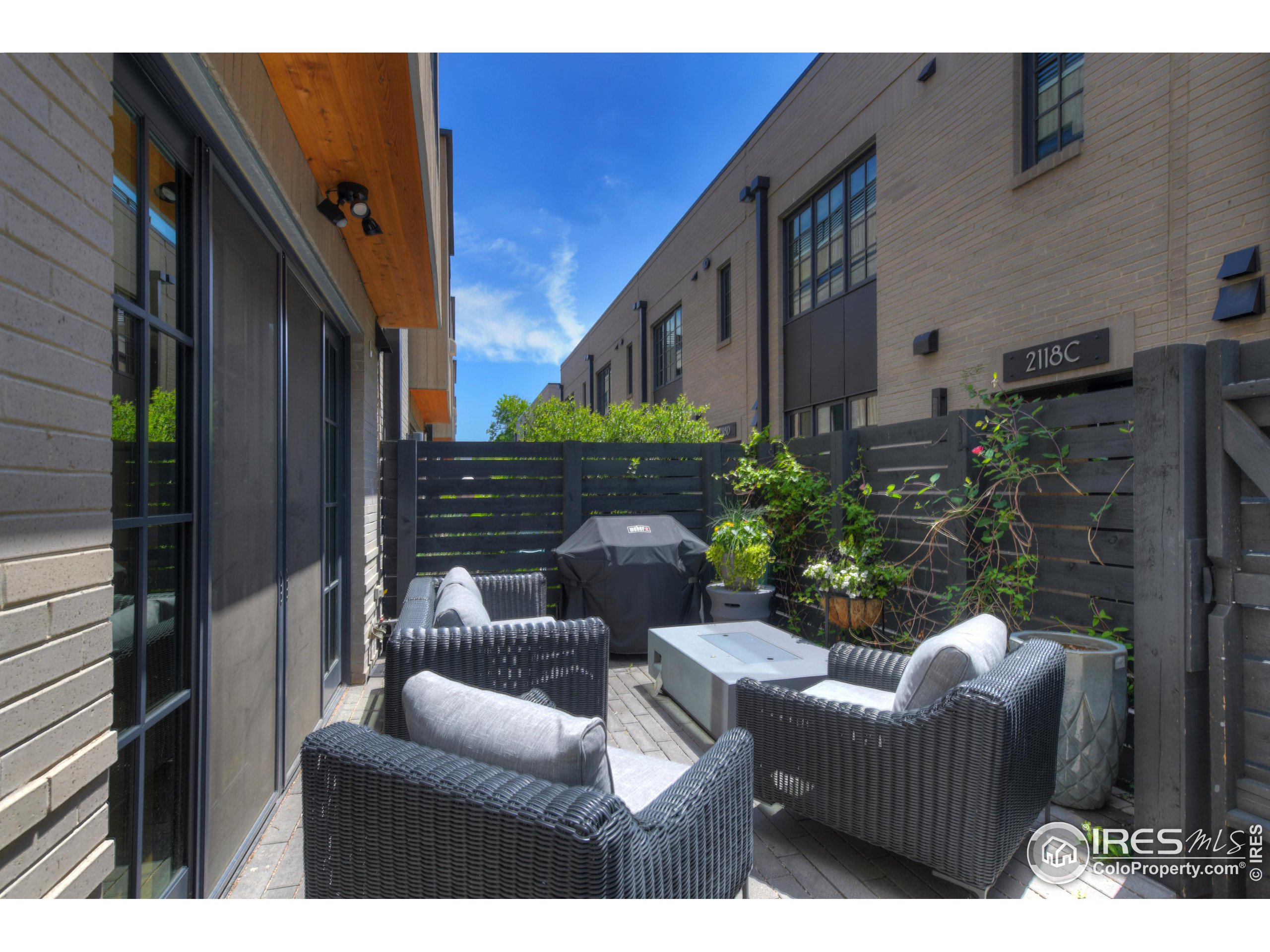 2116 Pearl St Unit: B
