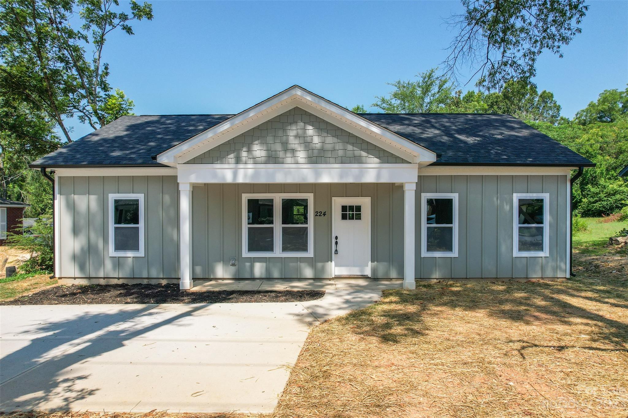 224 Leonard Avenue