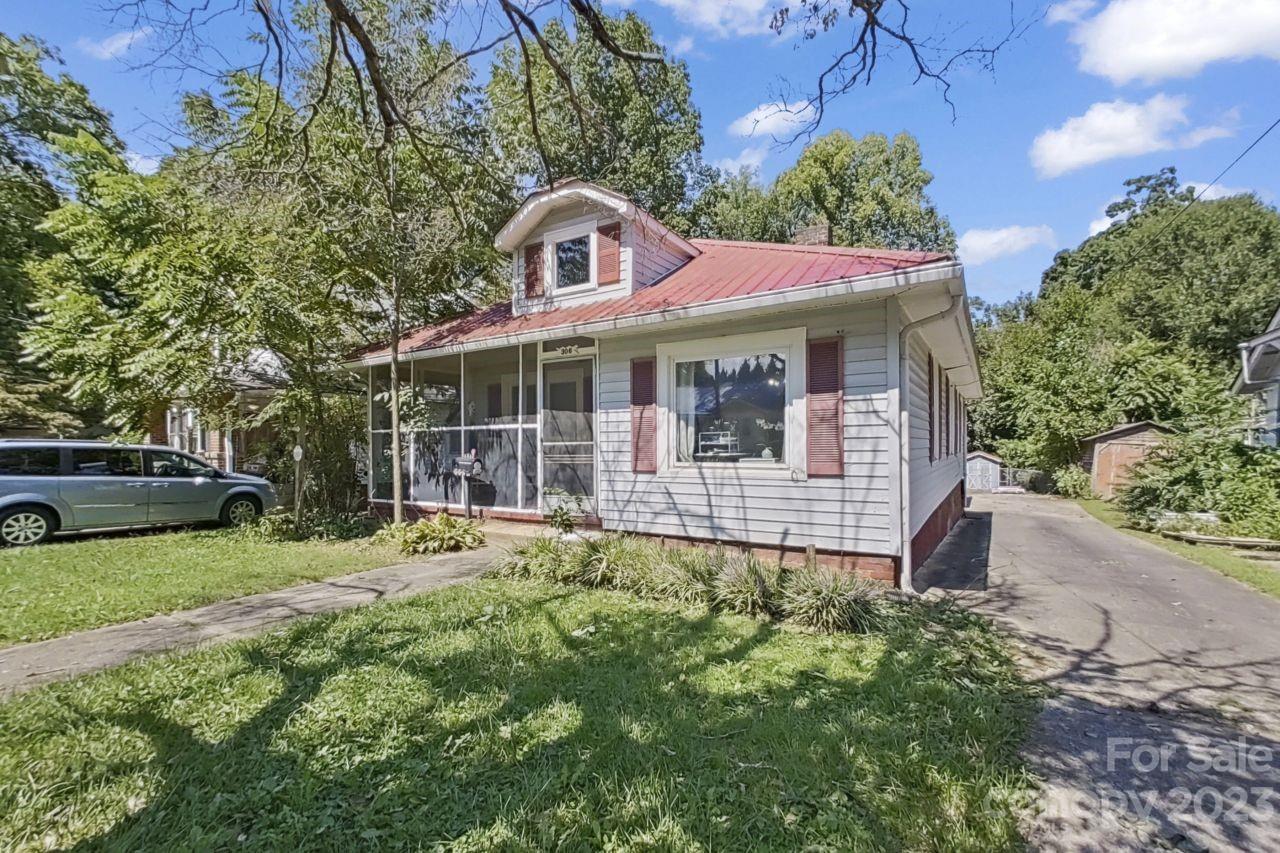 306 N Yadkin Avenue