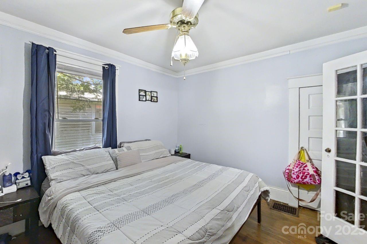 306 N Yadkin Avenue