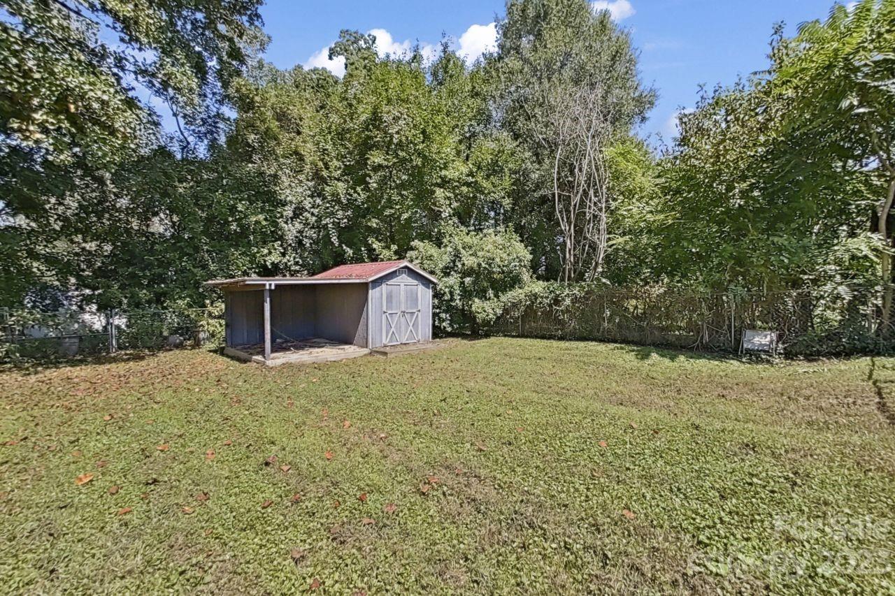 306 N Yadkin Avenue