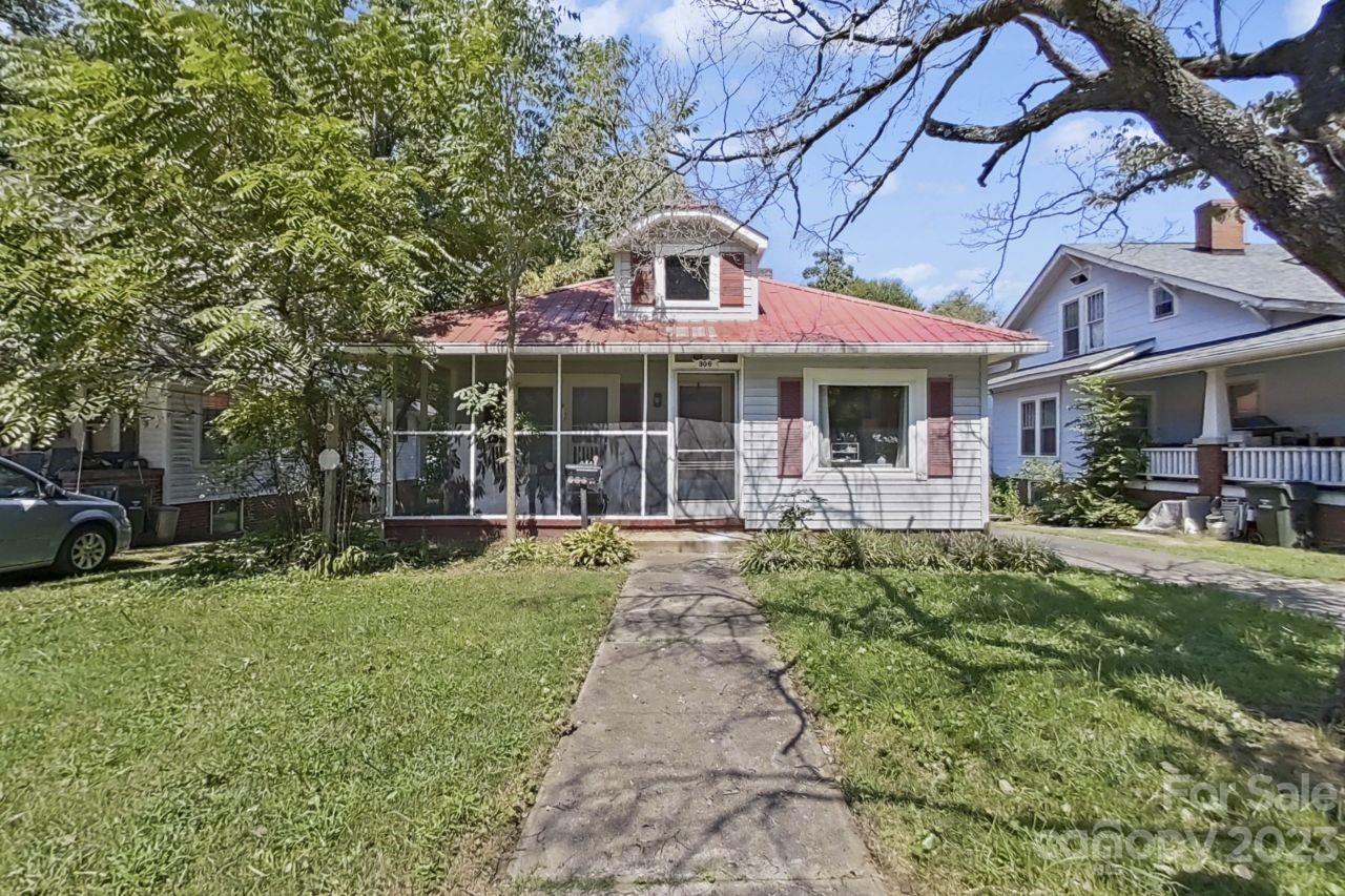 306 N Yadkin Avenue