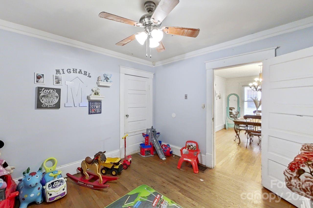 306 N Yadkin Avenue