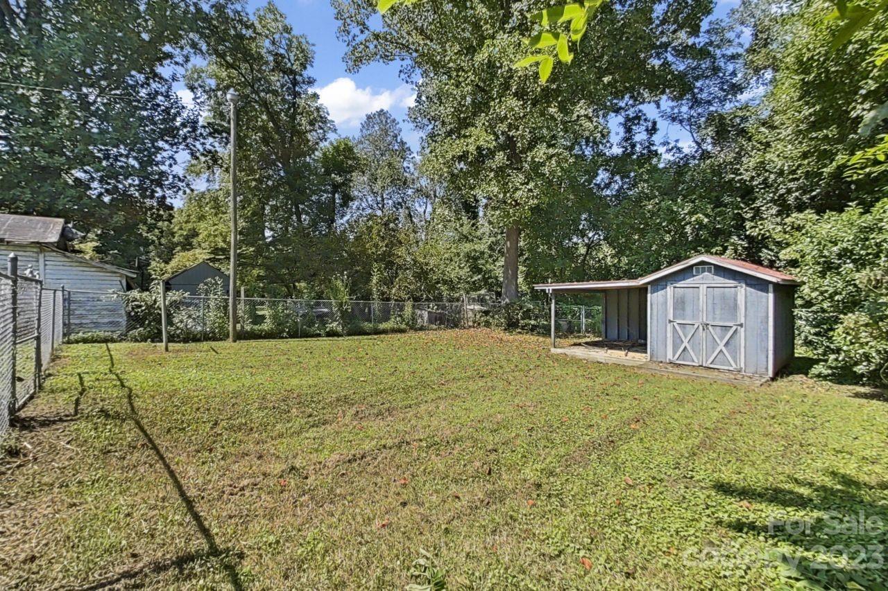 306 N Yadkin Avenue