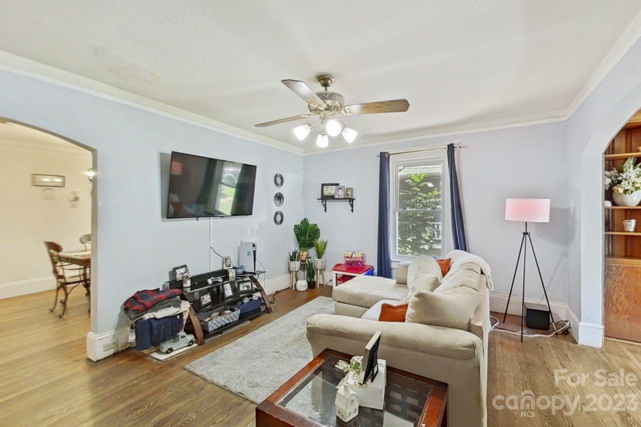 306 N Yadkin Avenue