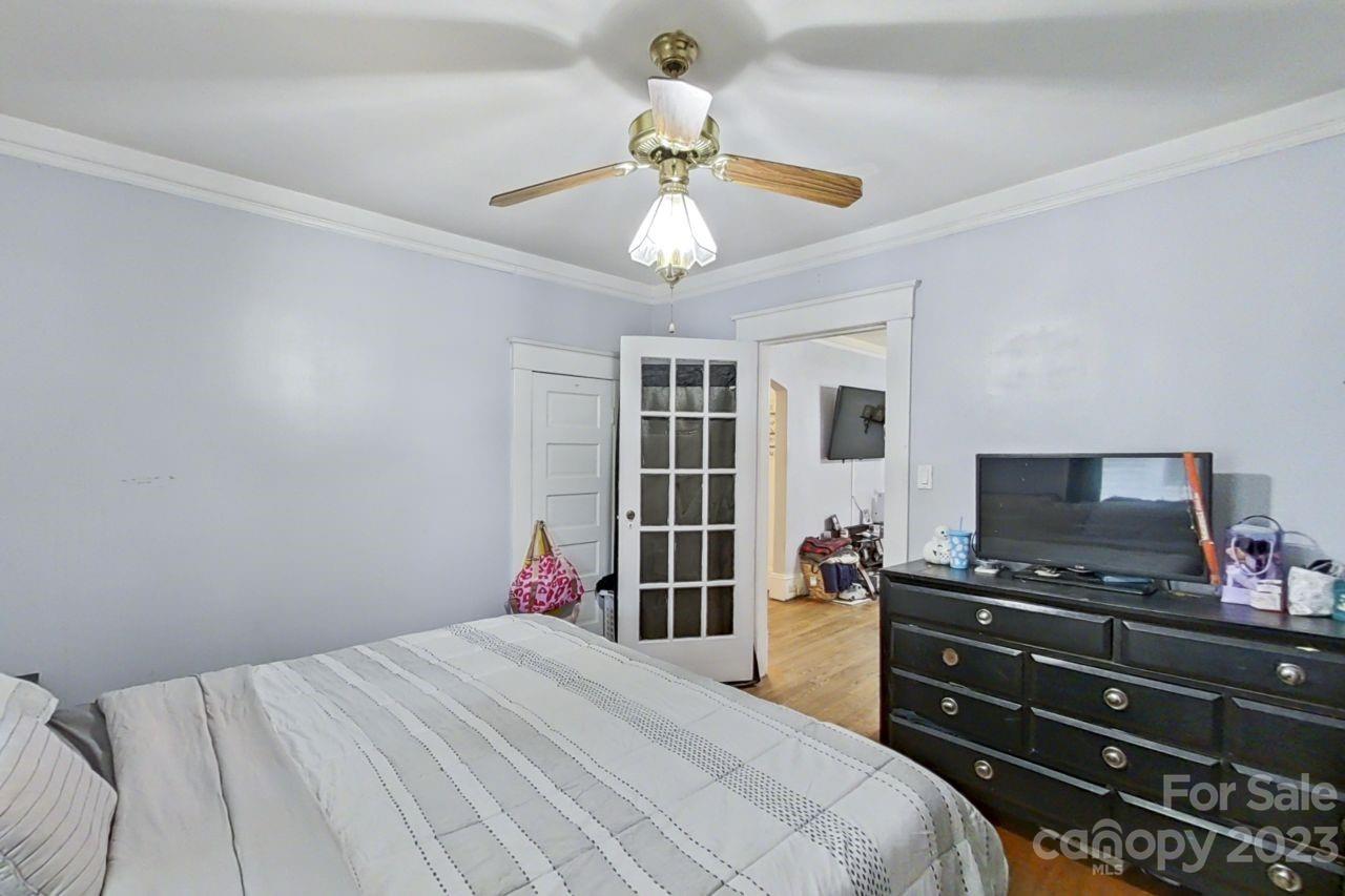 306 N Yadkin Avenue