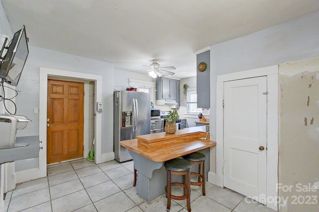 306 N Yadkin Avenue