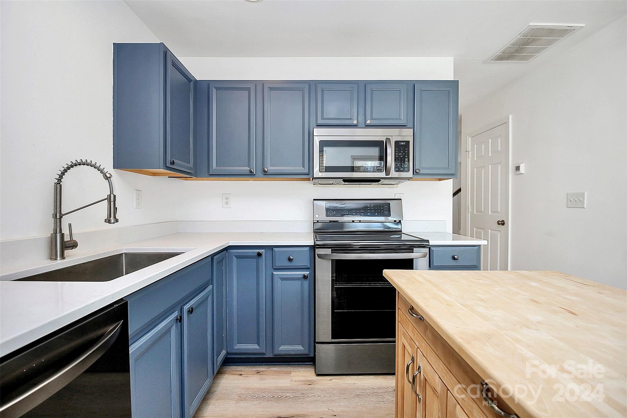 735 Rock Lake Glen