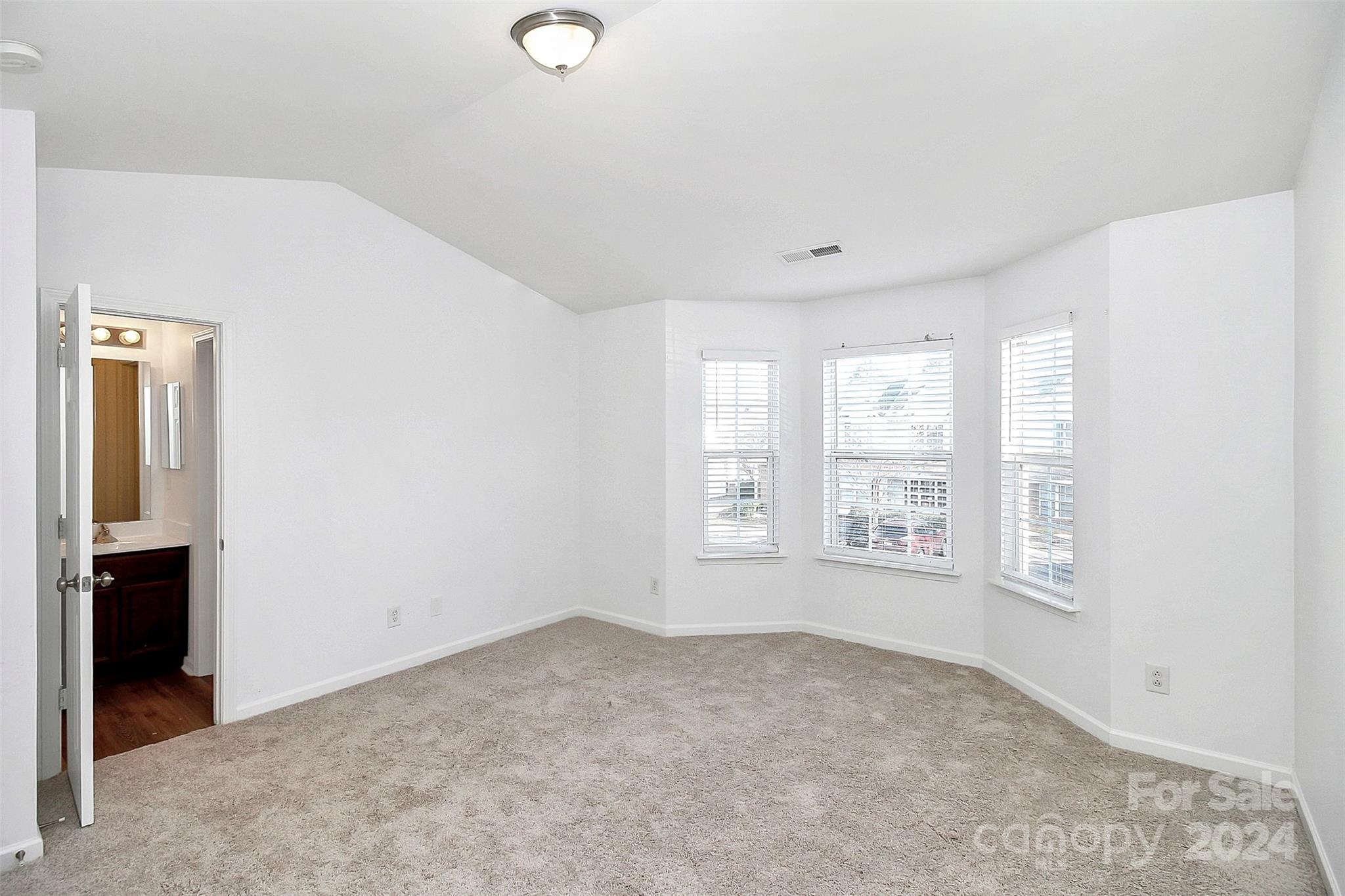 735 Rock Lake Glen