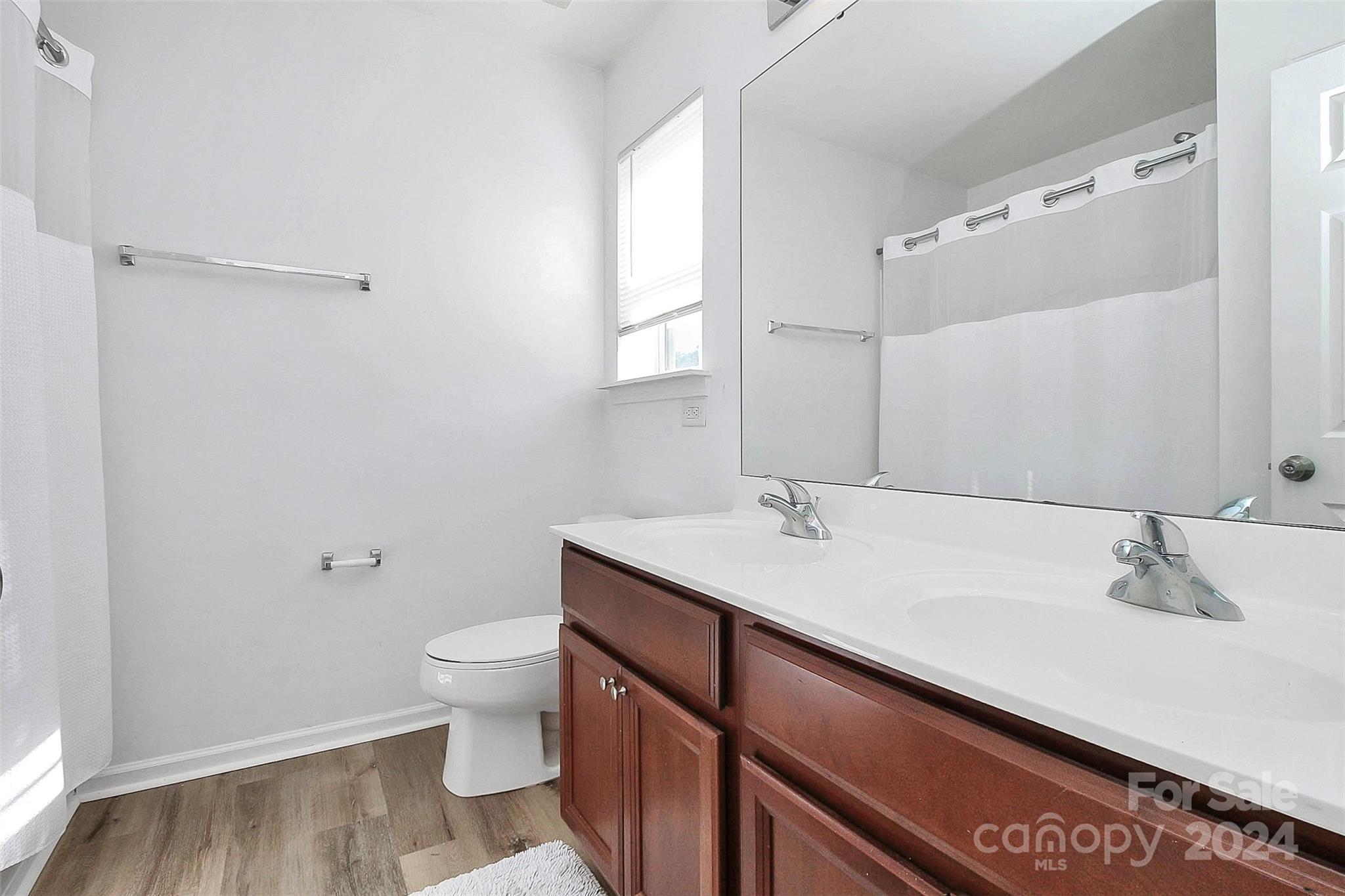 735 Rock Lake Glen