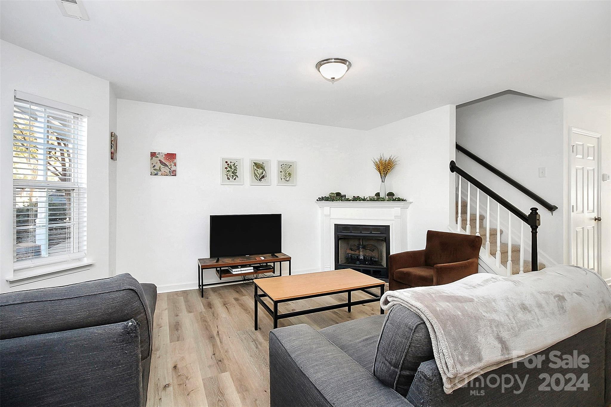 735 Rock Lake Glen