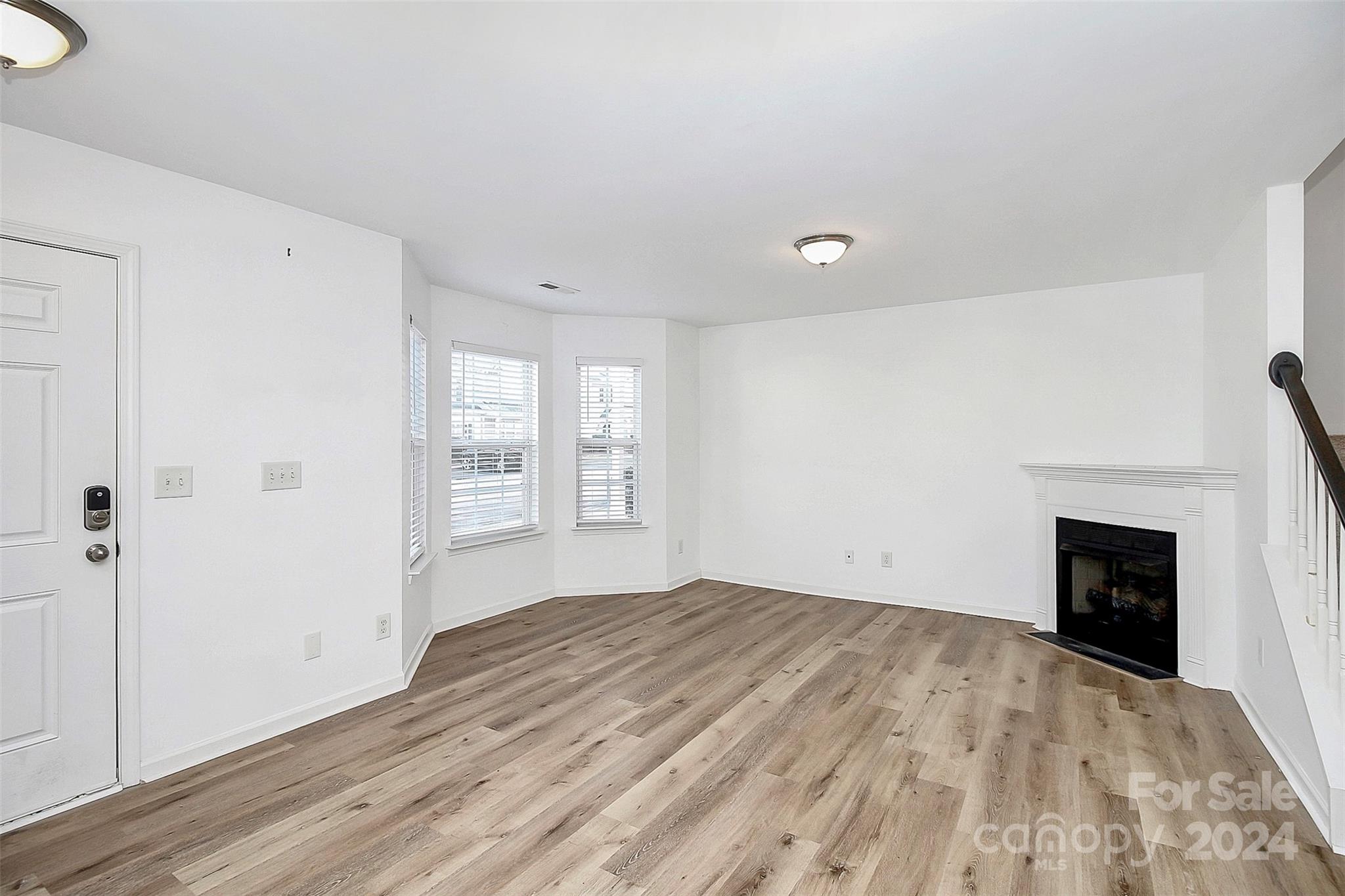735 Rock Lake Glen