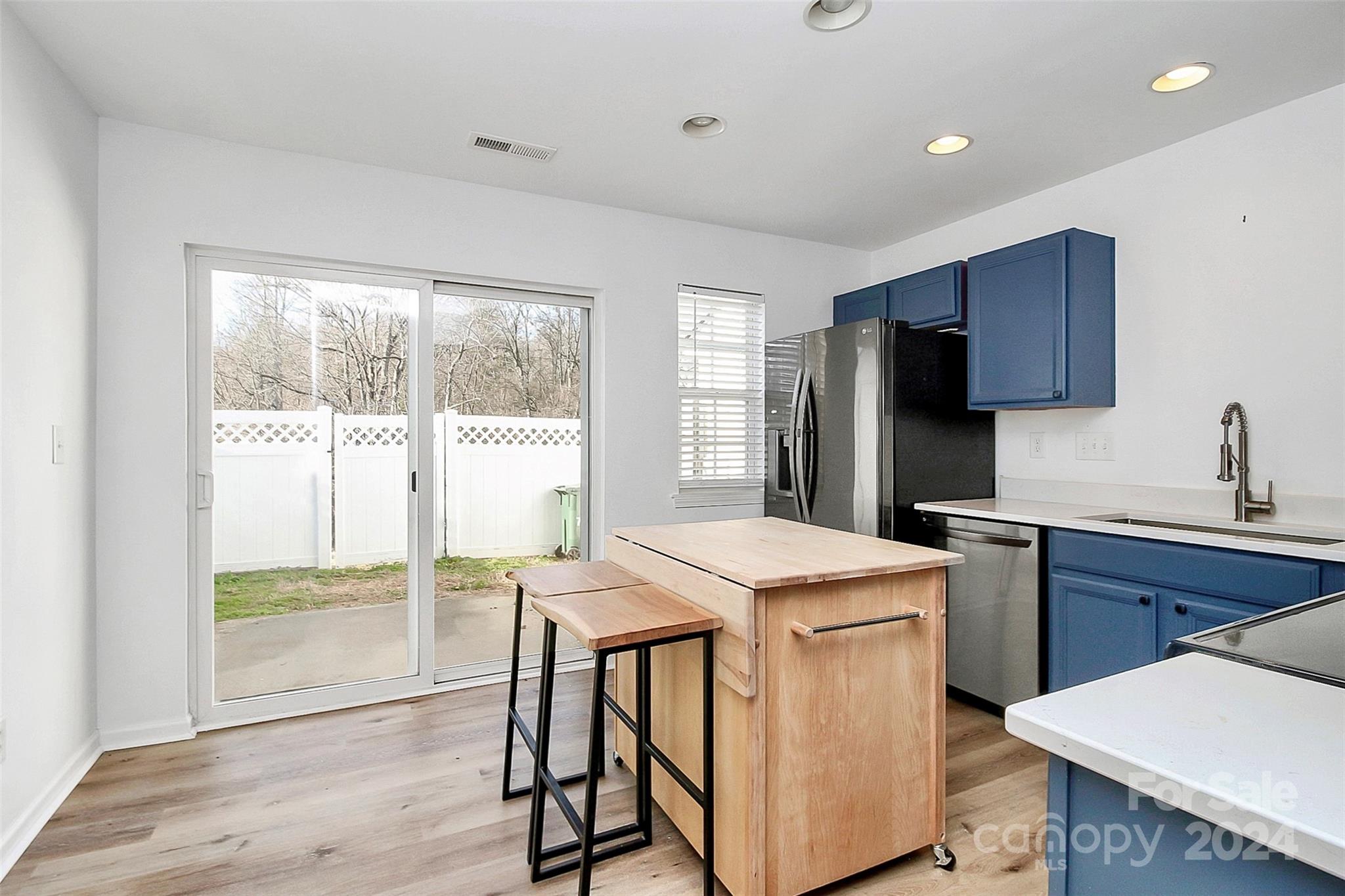 735 Rock Lake Glen