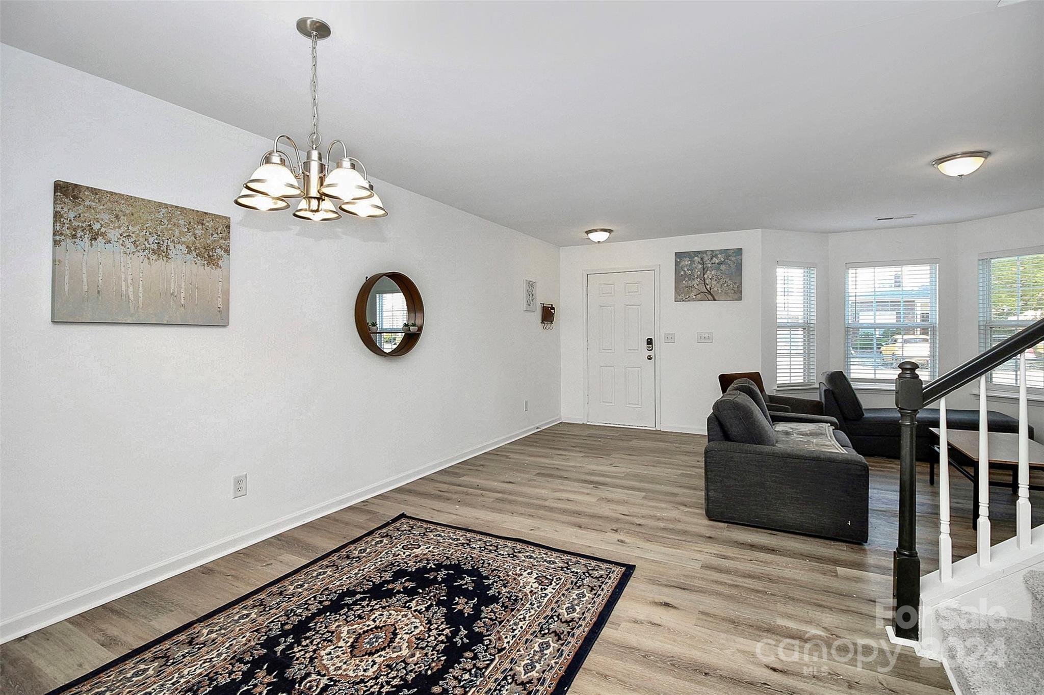735 Rock Lake Glen