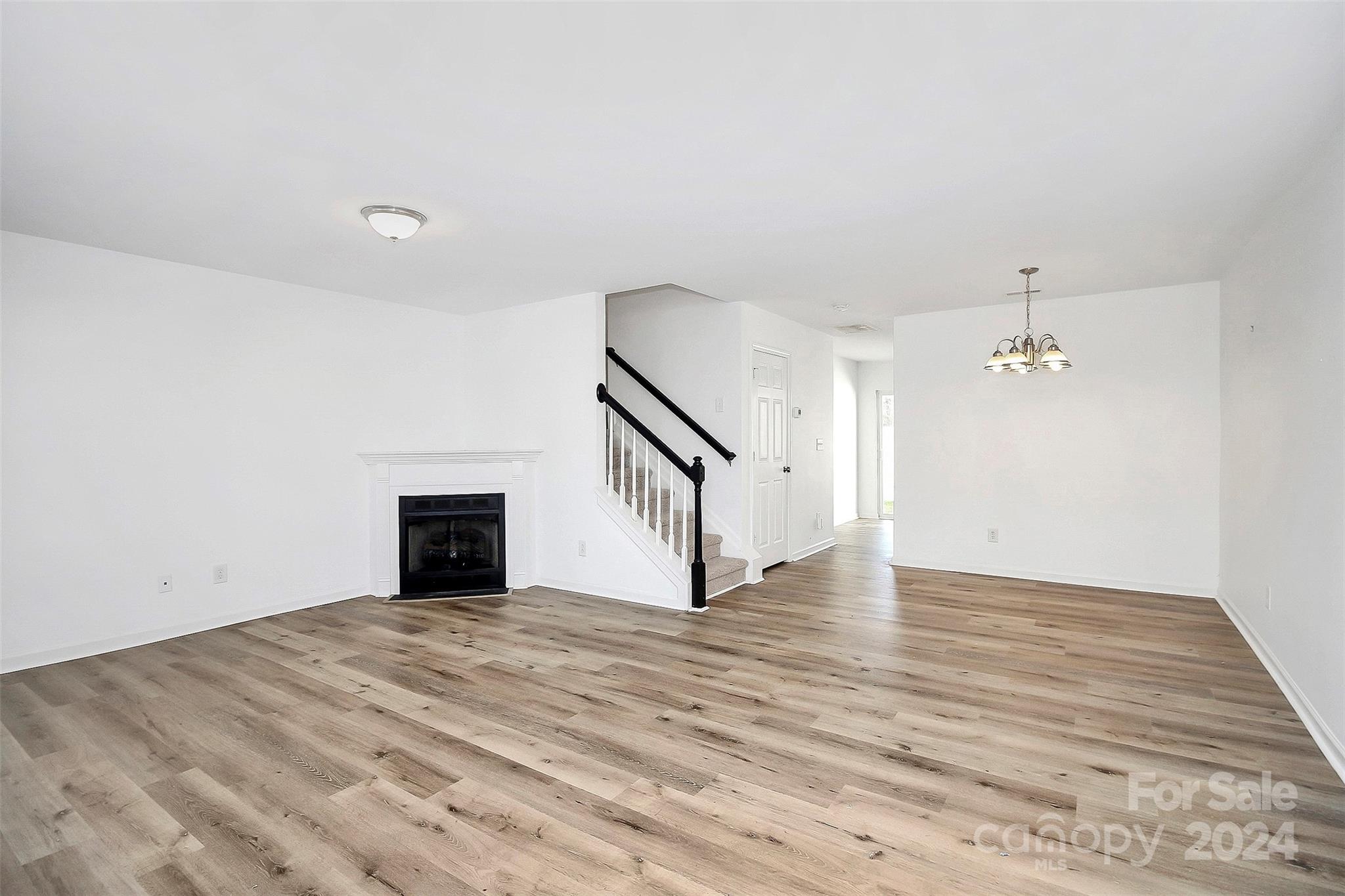 735 Rock Lake Glen