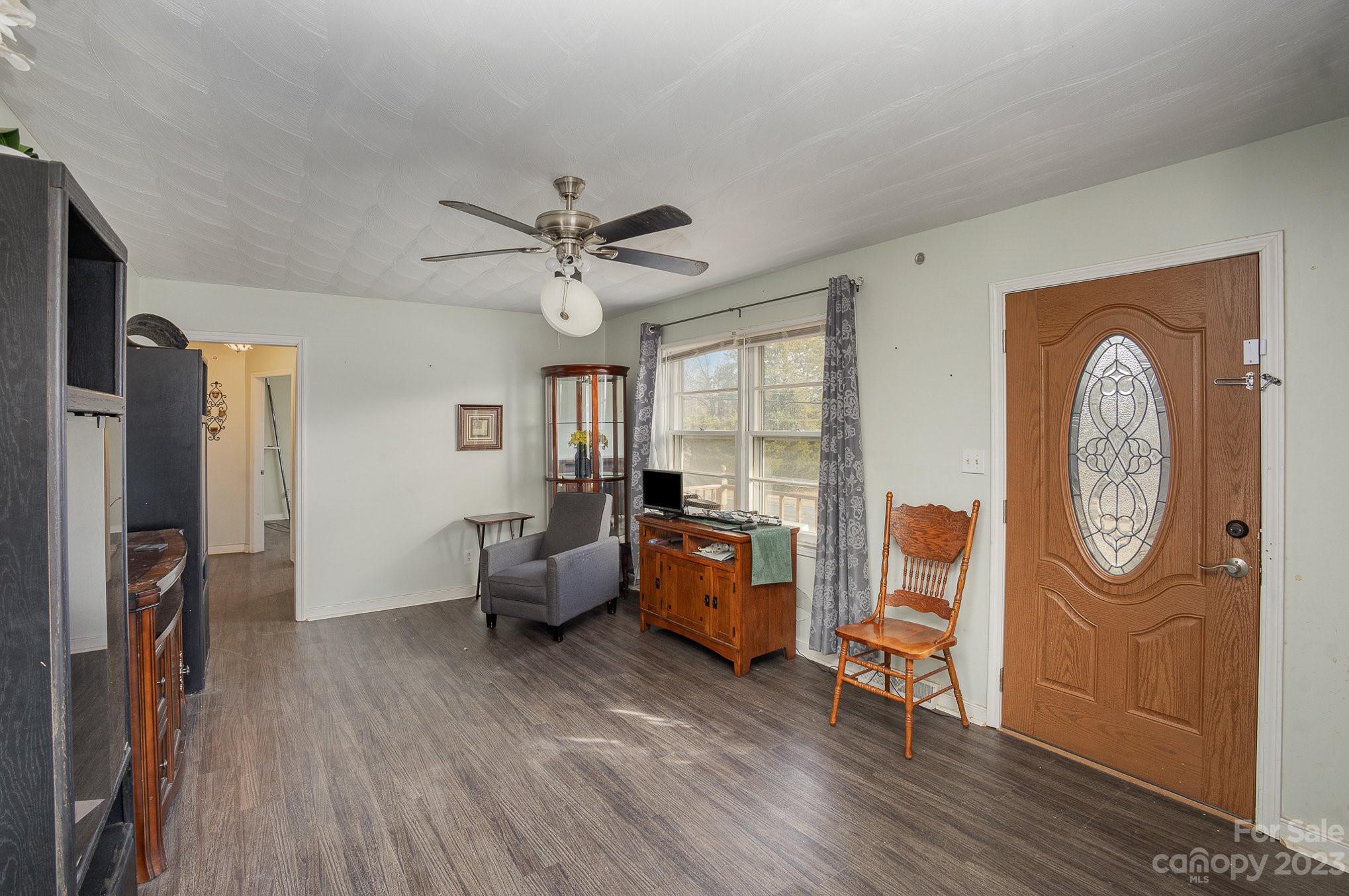 843 Lincoln Drive