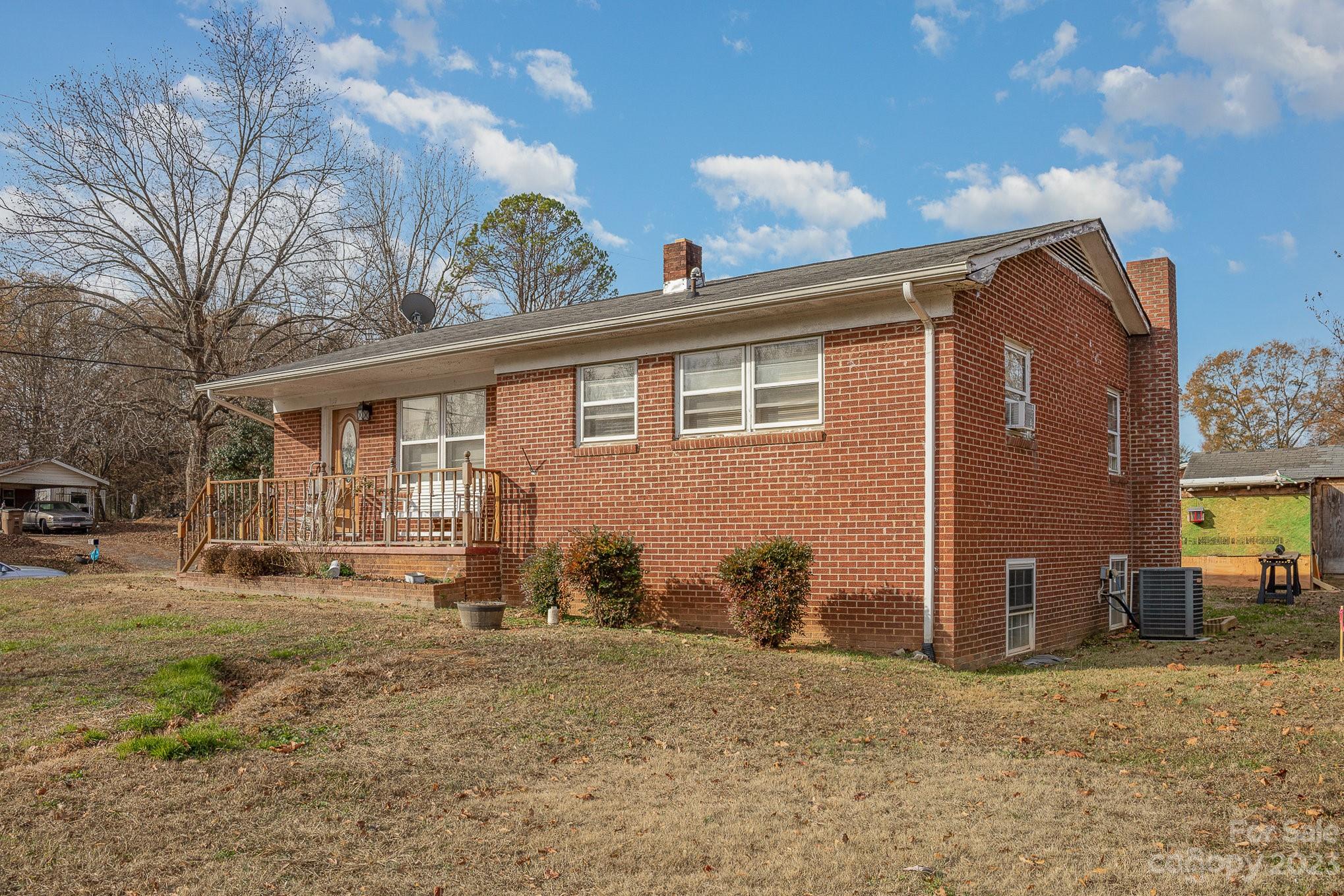 843 Lincoln Drive