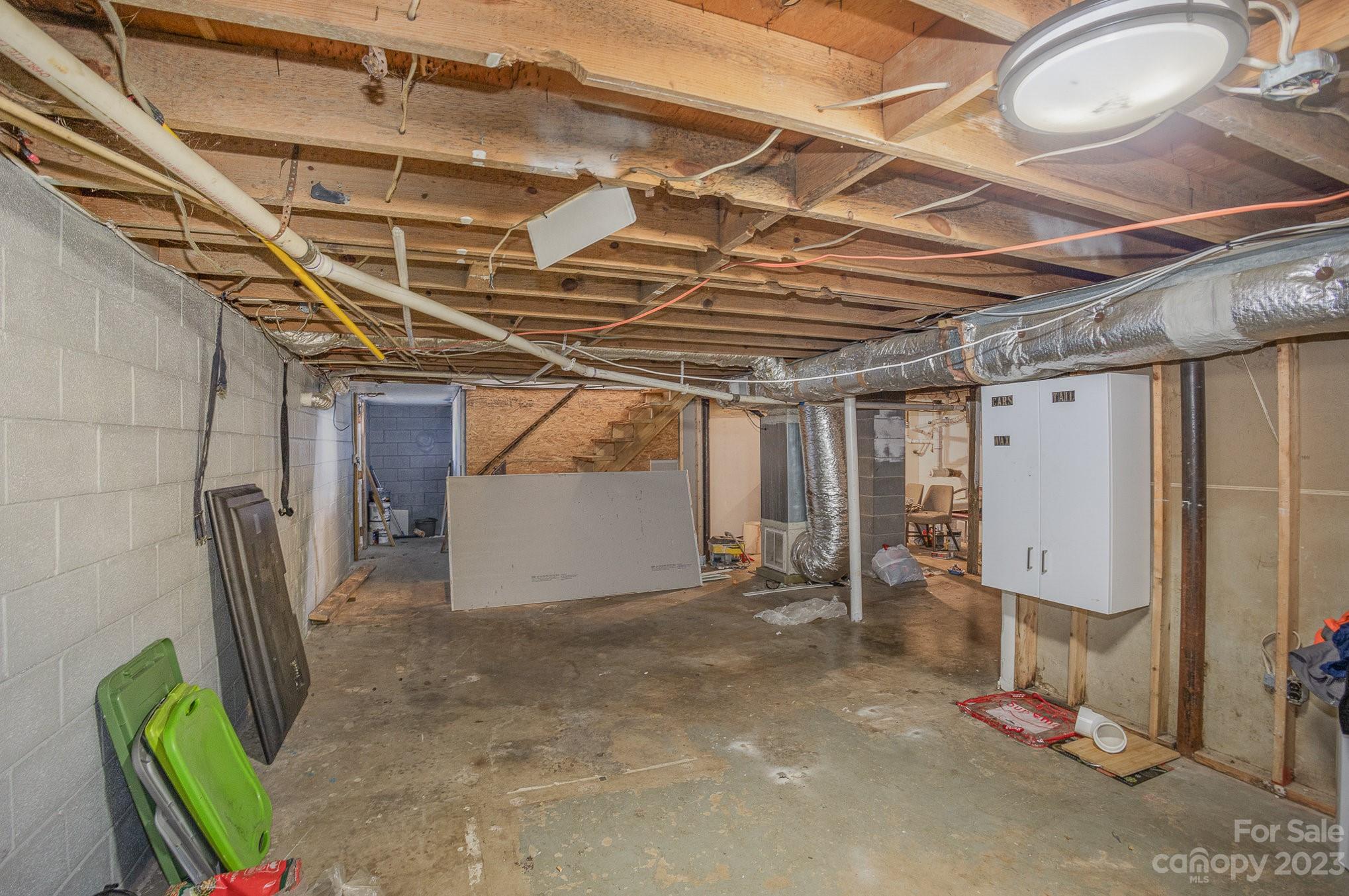 843 Lincoln Drive