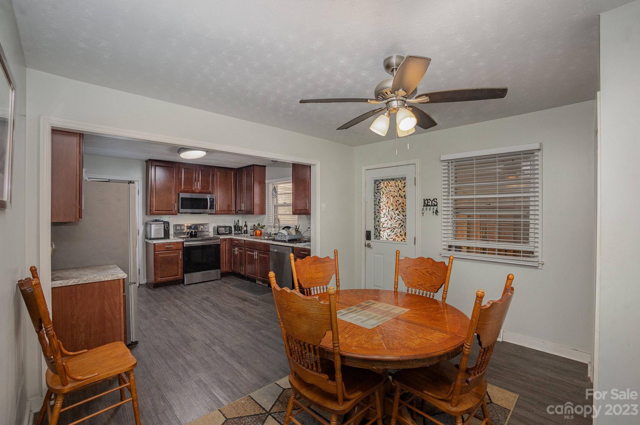 843 Lincoln Drive