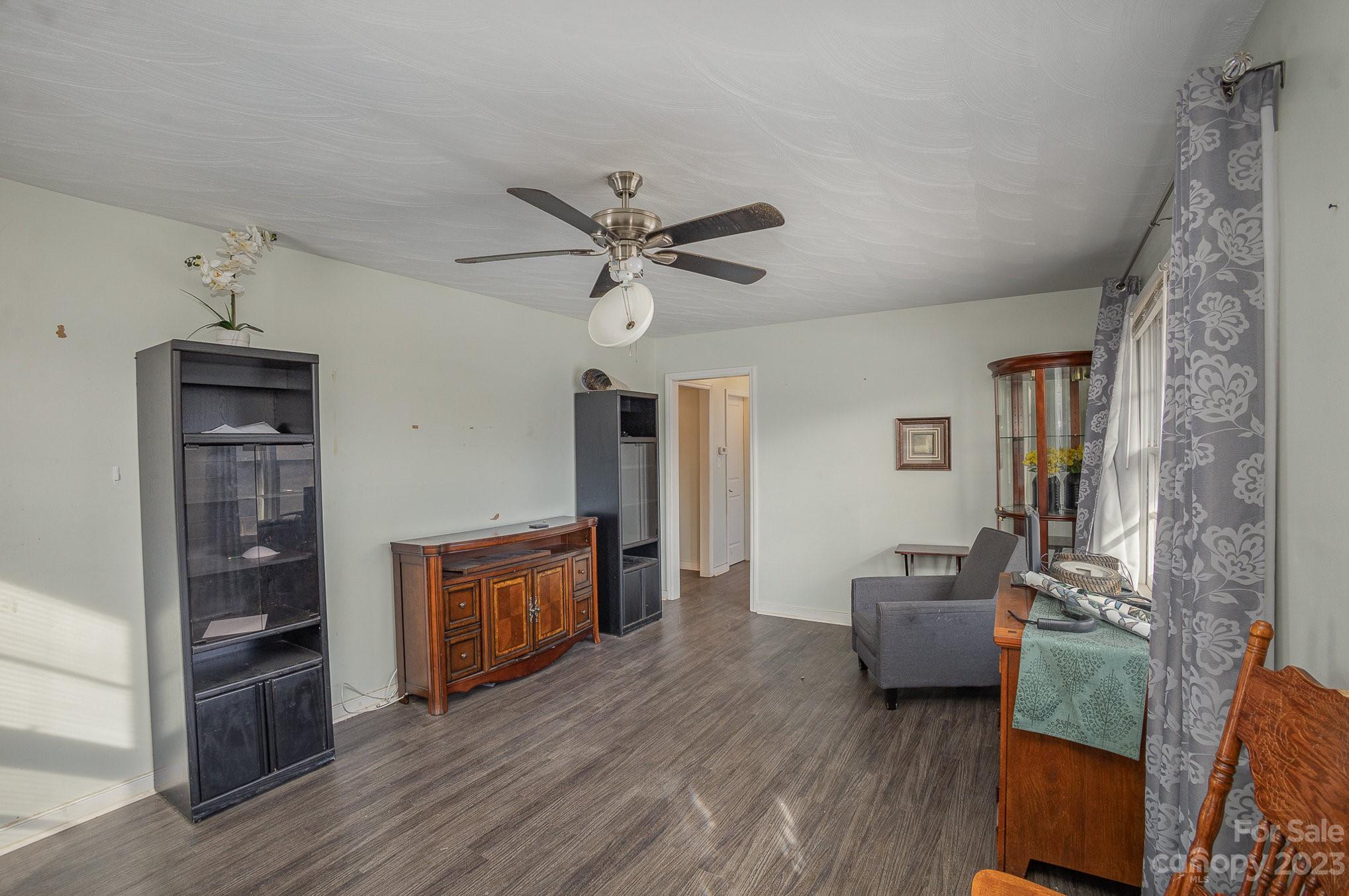 843 Lincoln Drive