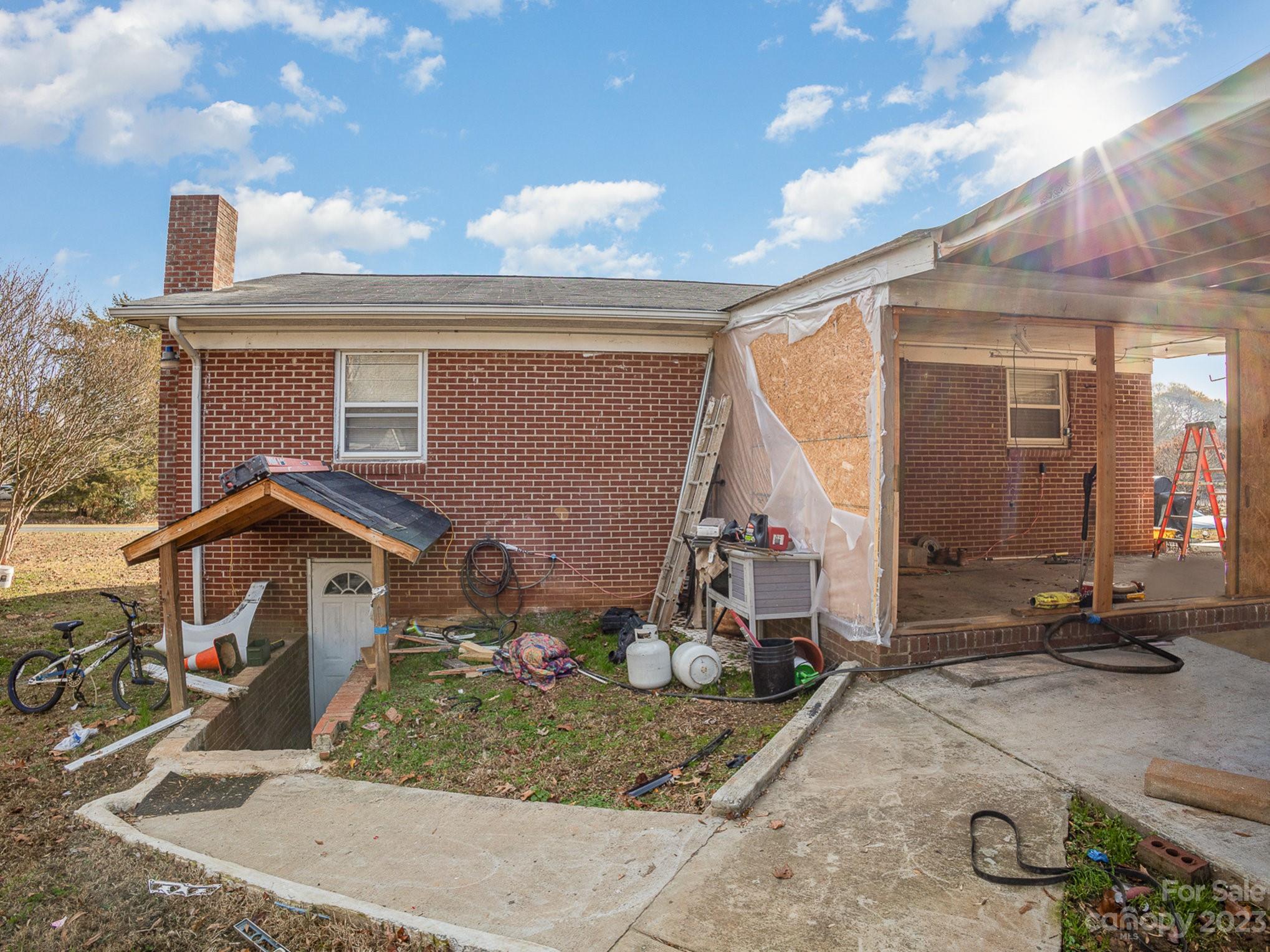 843 Lincoln Drive